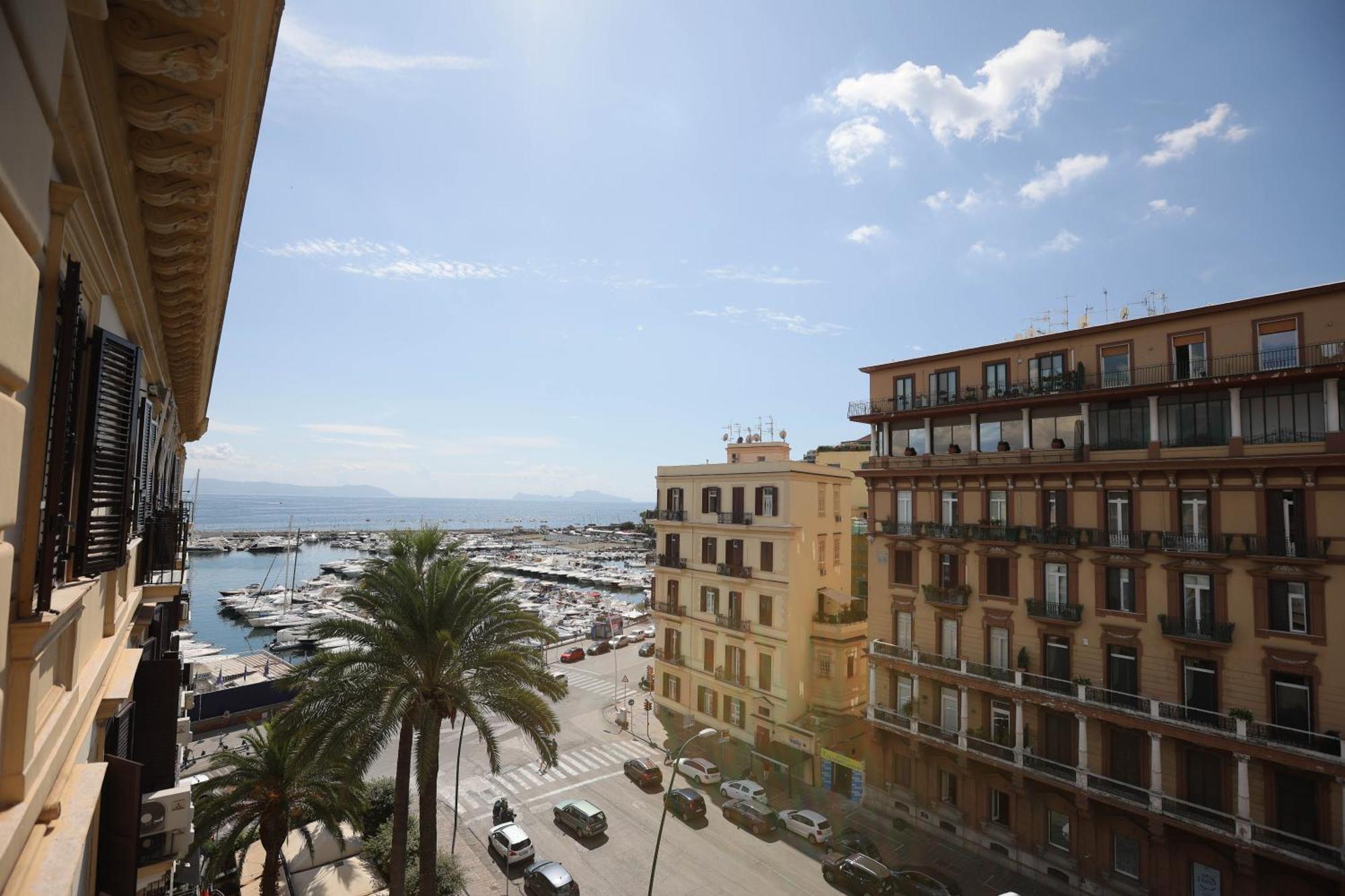 Lungomare Suite & Spa Naples Exterior photo